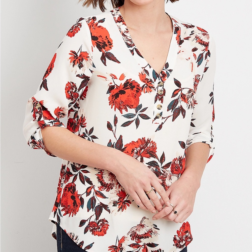 MAURICES Red Flower Blouse🌹
